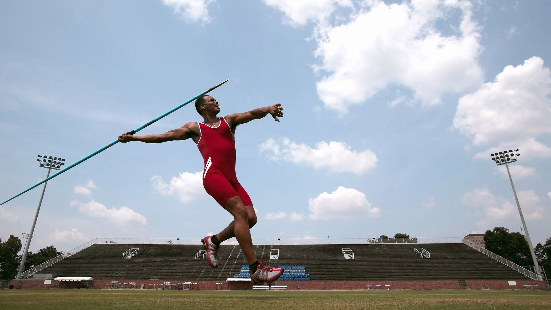赛道上的孤胆英雄，皮亚斯特里扛起索伯车队绝杀哈斯