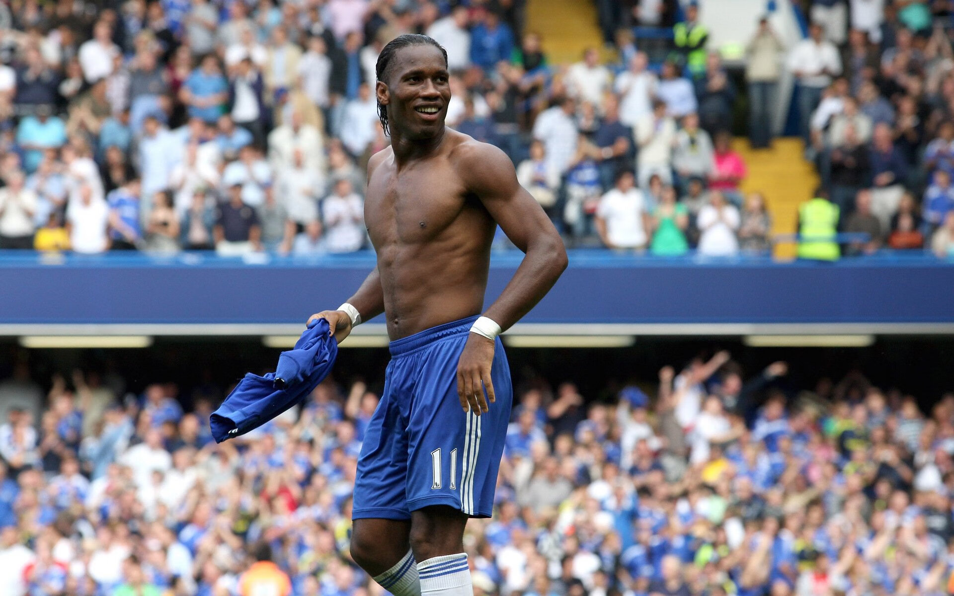 新疆队完胜雷霆，布伦森状态火热，展现团队篮球新高度